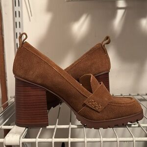 Never worn Crown Vintage Alivia moccasin platform heel with thick sole and heel